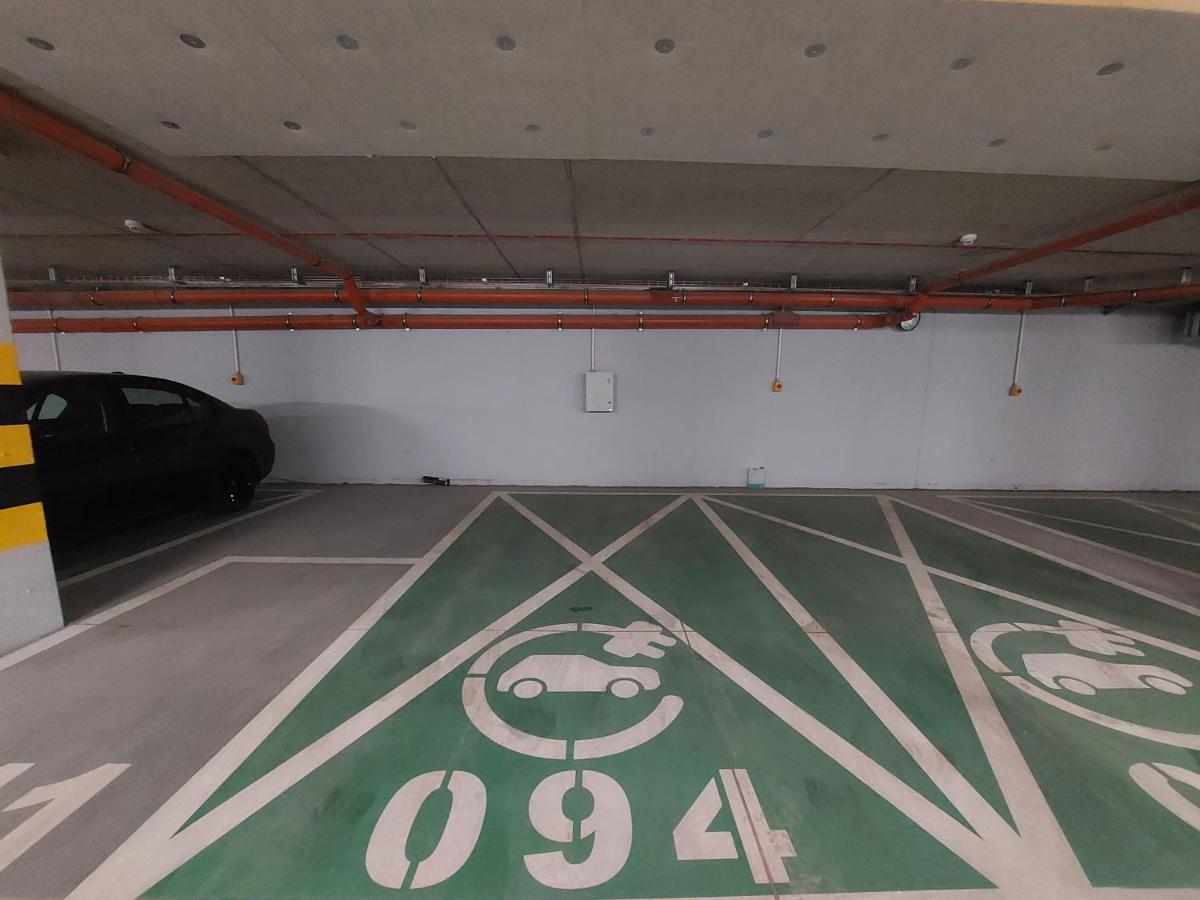 Komfort Z Balkonem I Parkingiem W Centrum Wroclawia Bagian luar foto